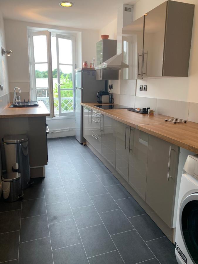 Joli appartement à Lamorlaye avec parking gratuit Esterno foto