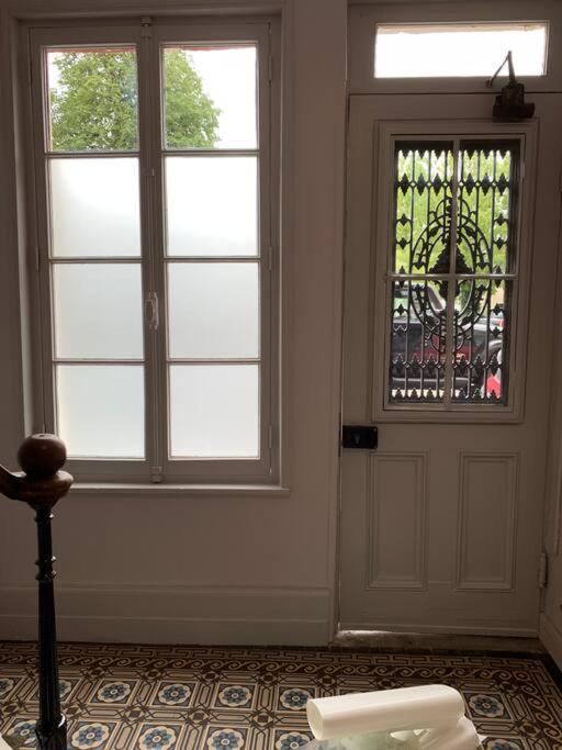 Joli appartement à Lamorlaye avec parking gratuit Esterno foto