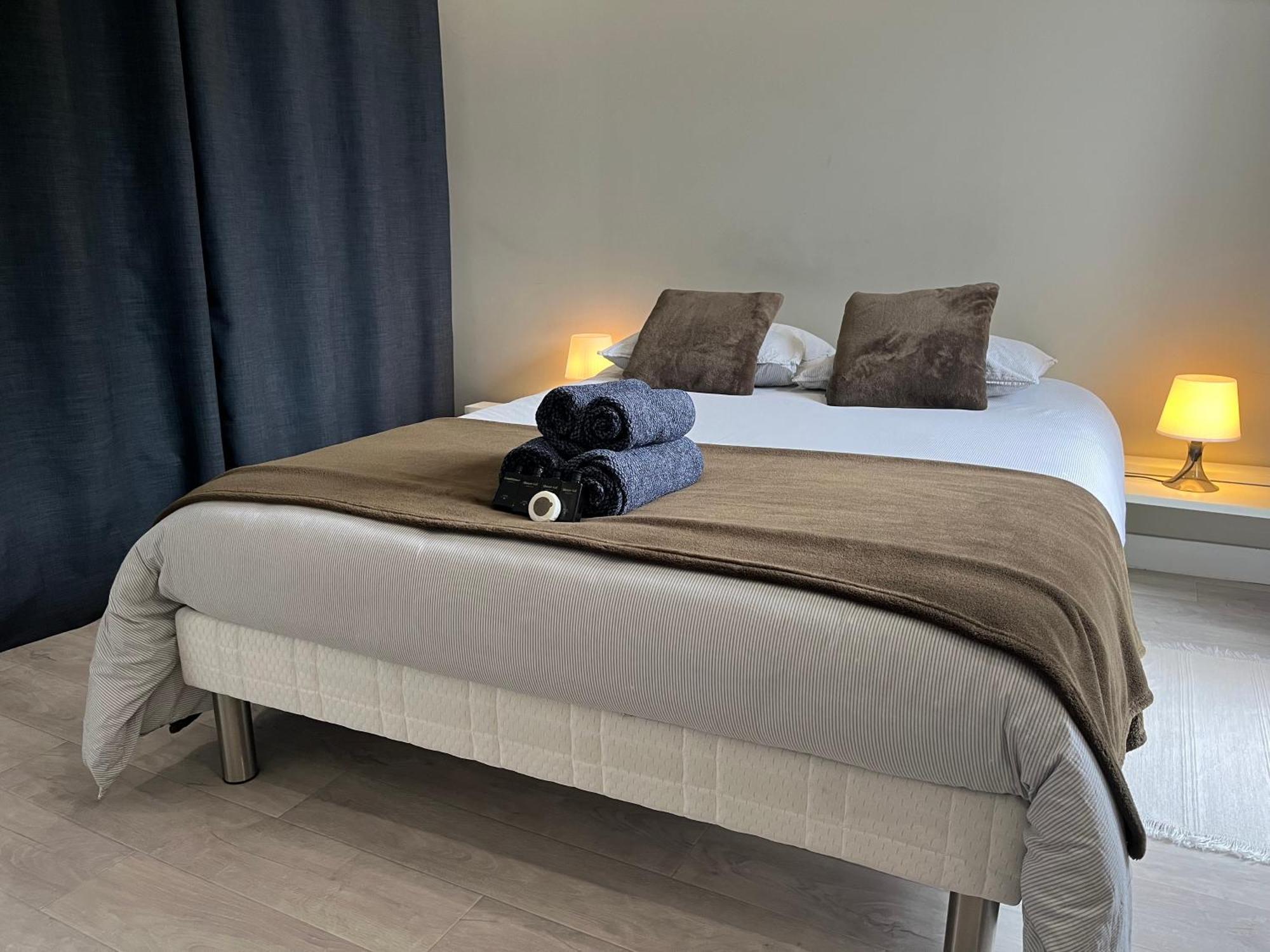 Joli appartement à Lamorlaye avec parking gratuit Esterno foto